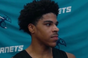 NBA雄鹿vs黄蜂_NBA雄鹿vs黄蜂高清直播_NBA雄鹿vs黄蜂在线观看无插件